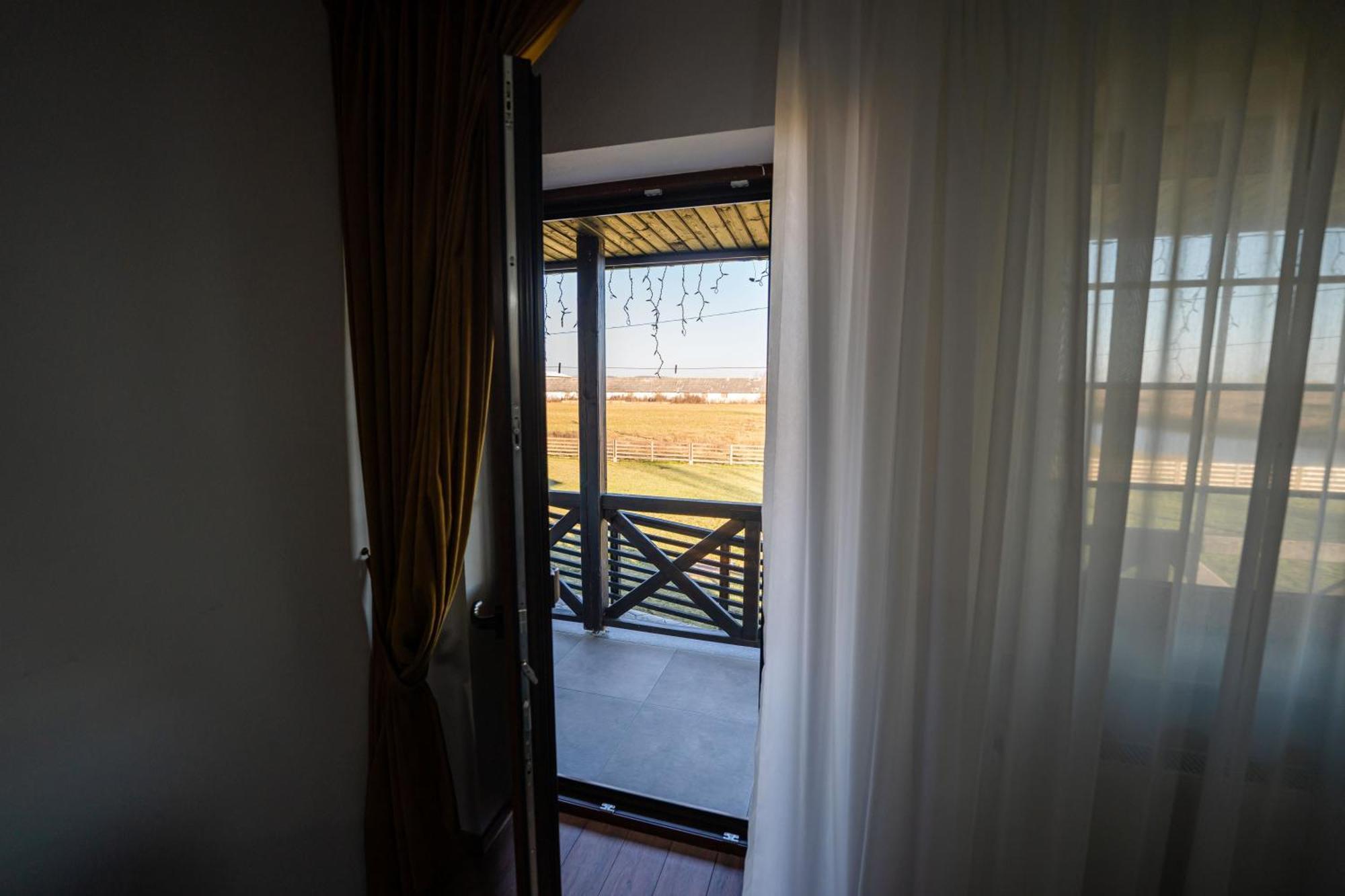 Casa Andra Ξενοδοχείο Siret Εξωτερικό φωτογραφία