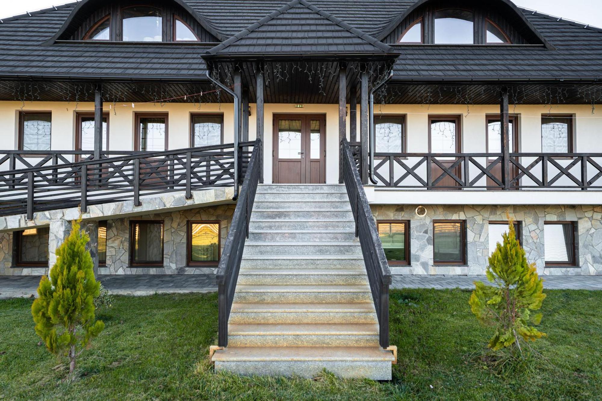 Casa Andra Ξενοδοχείο Siret Εξωτερικό φωτογραφία