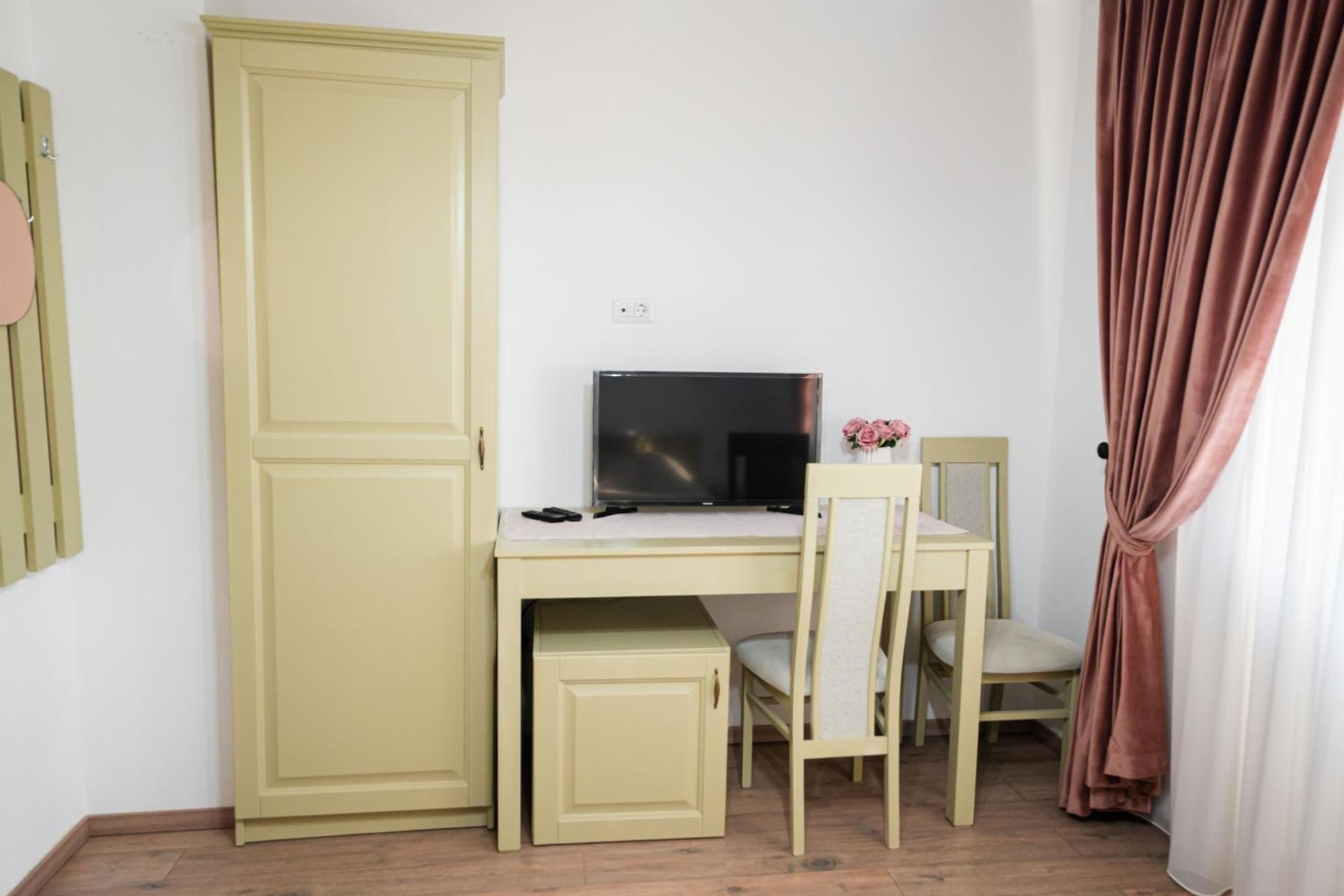 Casa Andra Ξενοδοχείο Siret Εξωτερικό φωτογραφία